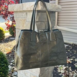 COACH Signature Stitch Framed Olive/Khaki Green Patent Leather Kisslock lock